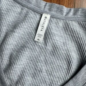 XL Light grey Athelta workout v-neck